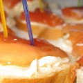 БУТЕРБРОДЫ С КОПЧЁНЫМ ЛОСОСЕМ (BOCADILLOS CON SALMÓN AHUMADO)